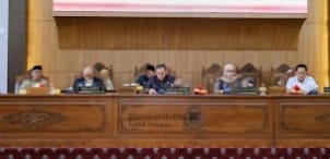 Paripurna DPRD Lubuk Linggau Mayoritas Fraksi DPRD Setuju 6 Usulan Raperda 